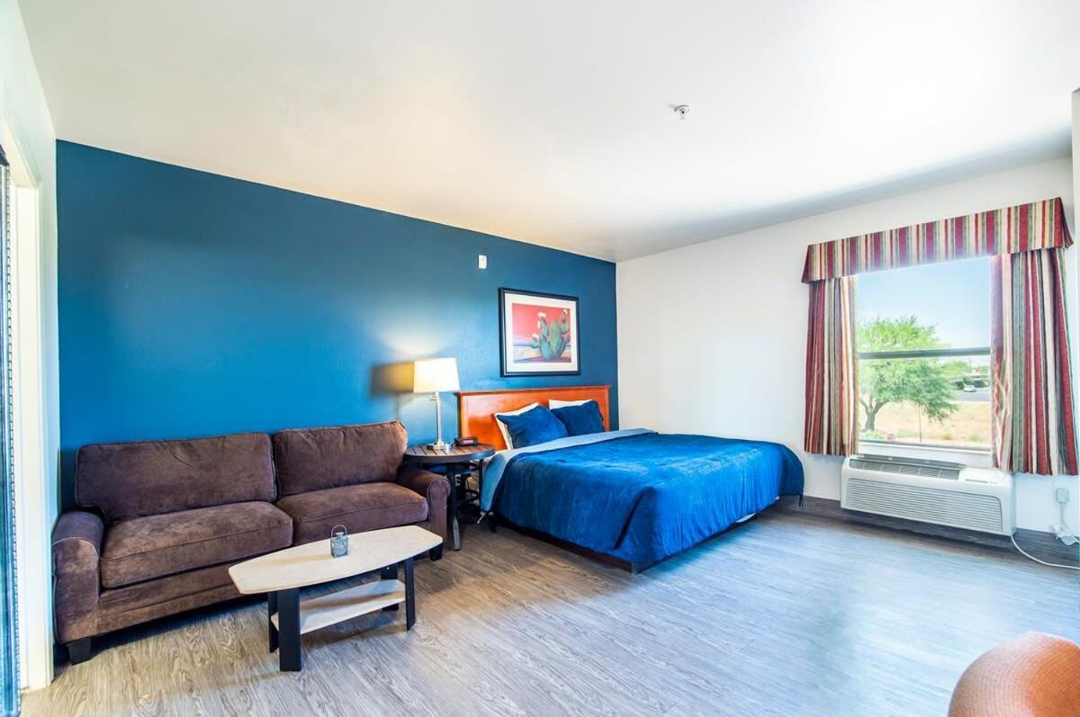 Vistas 107- Modern Studio Sleeps 3 With Style Сиера Виста Екстериор снимка